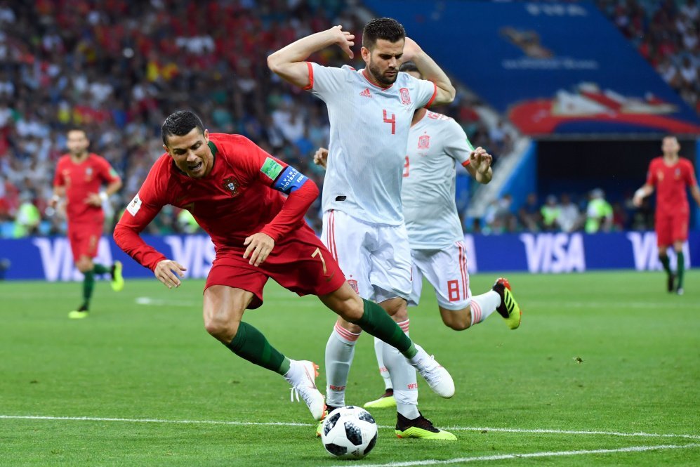 Португалия хорватия роналду. Испания Португалия счет. Ronaldo vs Spain 2018. Испания vs Грузия. Ronaldo vs Pique 2009 Portugal vs Espana